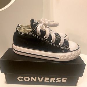 Converse shoes toddler size 6